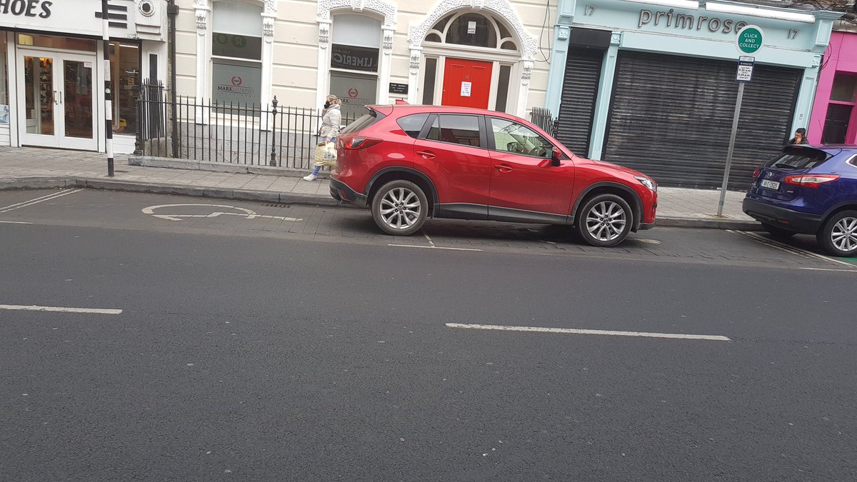 _BadParking_'s tweet photo. No disabled badge on display but they are taking up two parking spaces! Pure ignorance.

@Limerick_Leader @GardaTraffic @elisaodonovan https://t.co/OP33dGsZdT