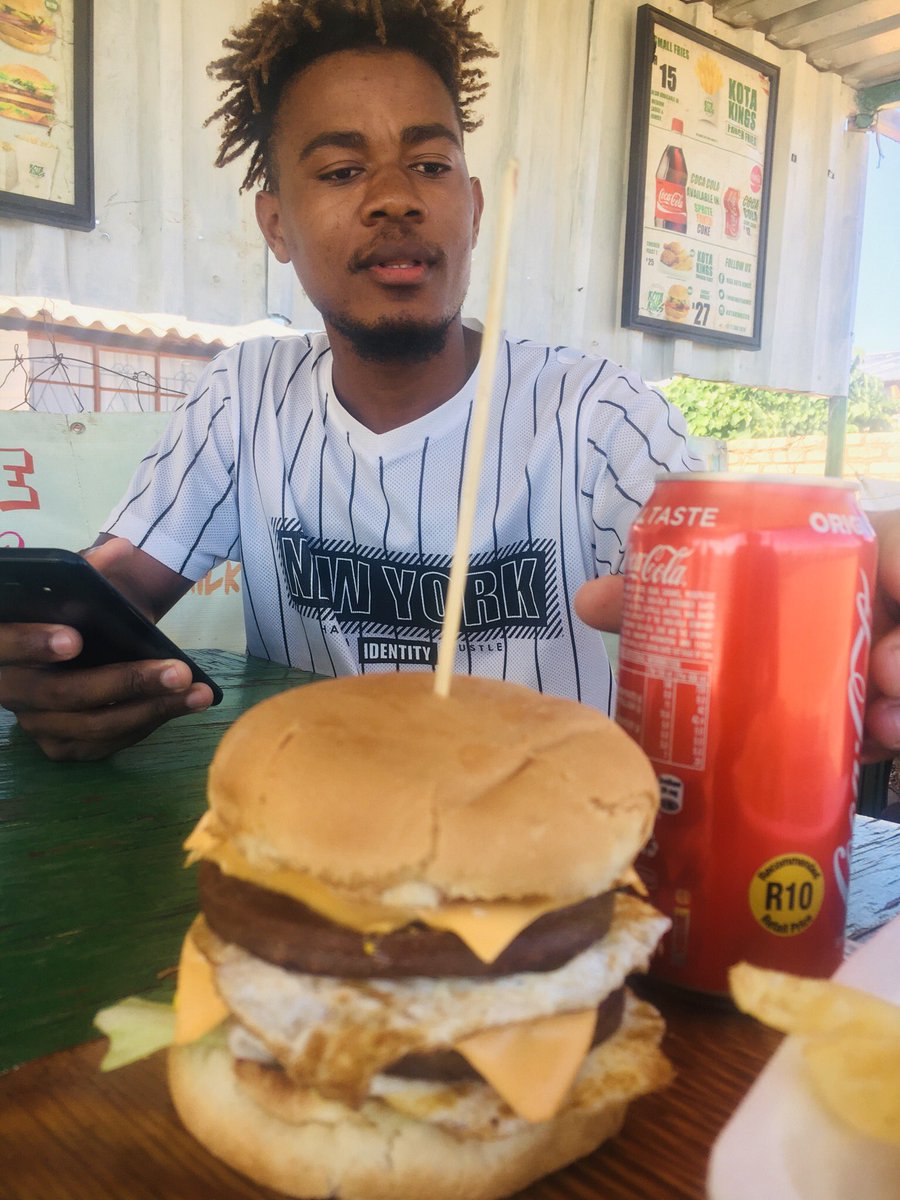 WorldKotaKings's tweet photo. @MlindoRSA enjoying our Burgers🍔🍔 Thanks for a visit brother 😊😊 https://t.co/JKvVIH4blK