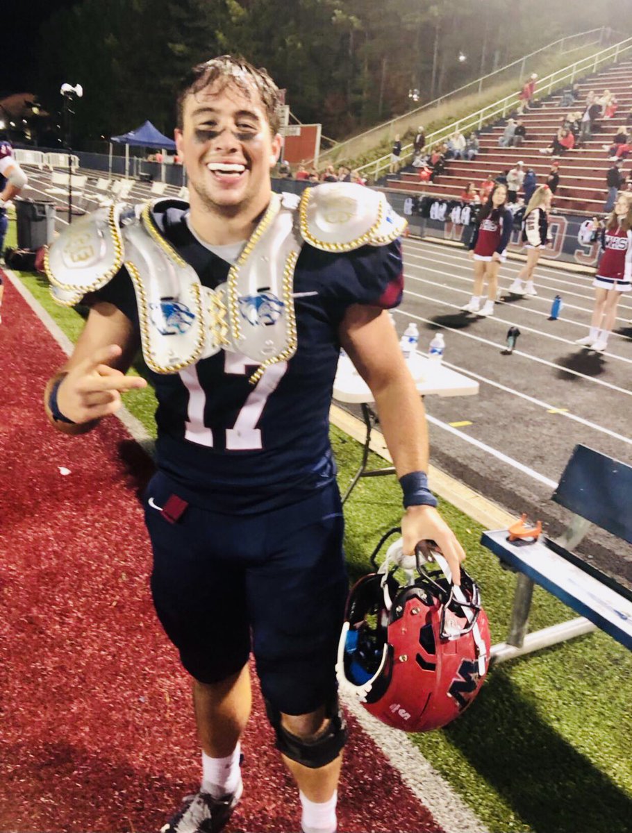 Coach_C_Pierce's tweet photo. 🚨 🚨SAVAGE PADS 🚨🚨 @RyanComeau7 With the Scope &amp; Score!! And @Preston76834371 with the Pick 6!! #EARNIT #WeAreWoodstock https://t.co/yClH6BmbMA