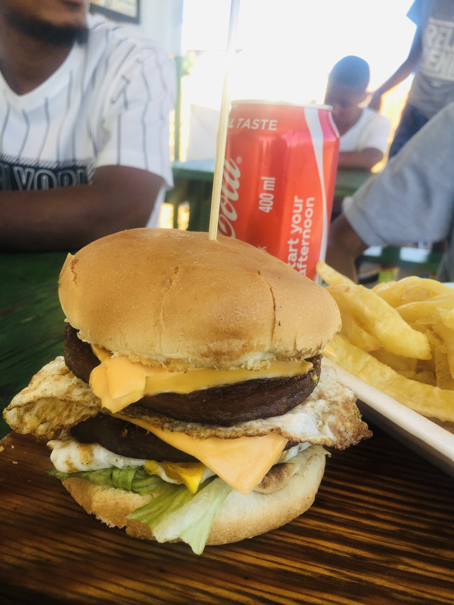 WorldKotaKings's tweet photo. Kota Kong’s Burgers😊😊 https://t.co/R0ACTEvLji