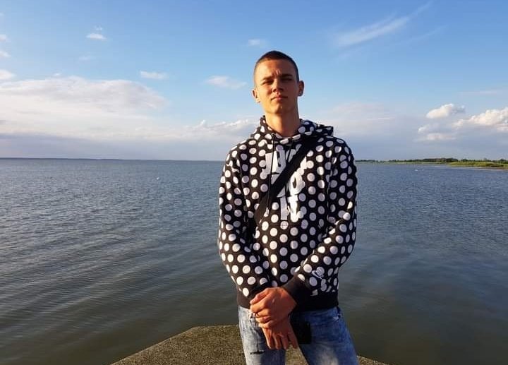 cholewajasna's tweet photo. ❗PILNE❗PROSZĘ O RT
"Seweryn, szczupły, ciemne krótkie włosy, lat 17, zdrowy.
Ostatni raz widziany w Gdańsku, 3.11.2020r we wtorek około południa.
Od tego czasu nie mamy z nim kontaktu.
Będziemy wdzięczni za każdą informację na jego temat i przekazanie mu, że rodzice go szukają+ https://t.co/chKNW5cMfT
