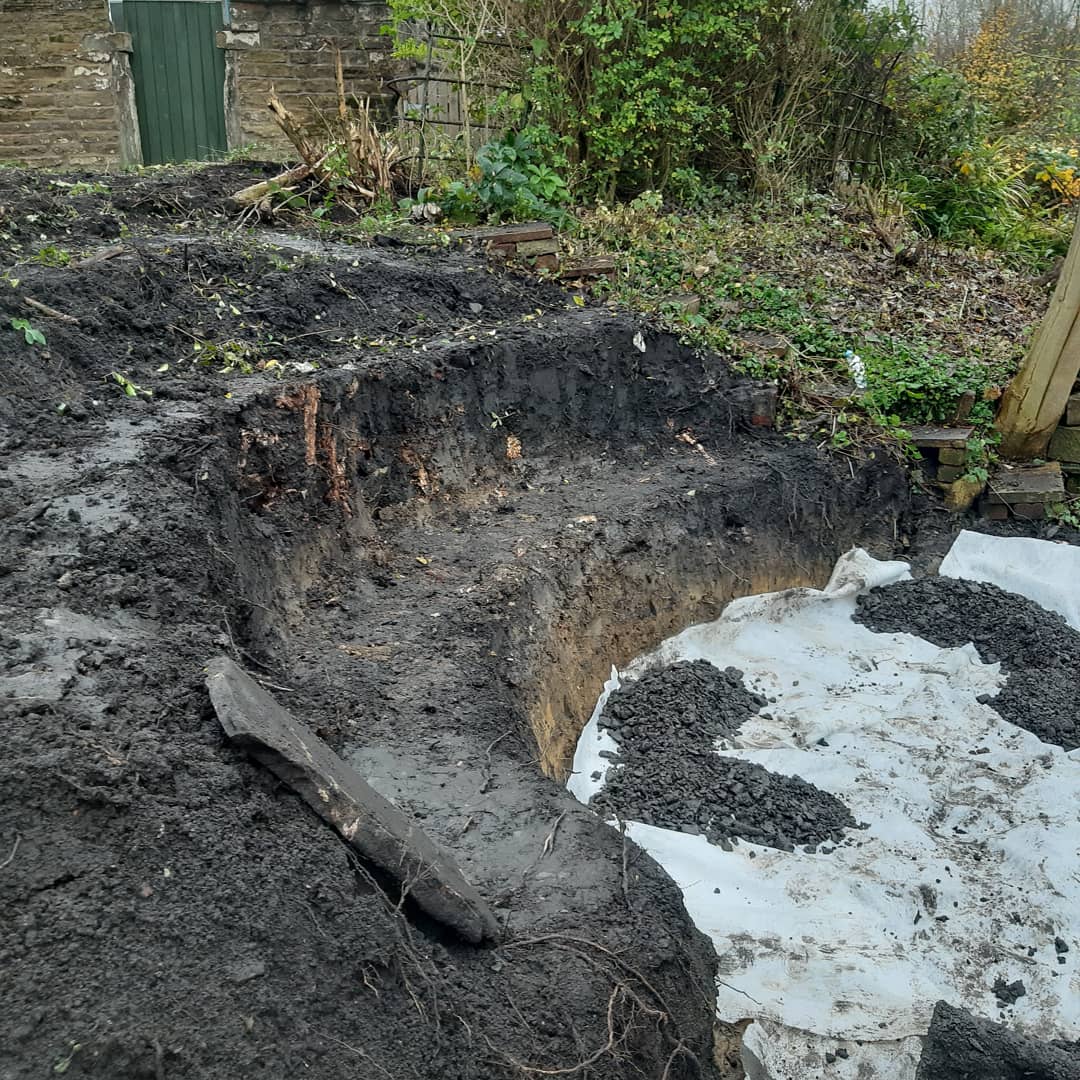 EvansExcavation's tweet photo. Canal side prept for a future medicinal garden for @idle_women in Nelson 👷‍♀️😁👍#thediggerlady #diglikeagirl #girlboss #smallbusiness #FemaleEntrepreneur #workingmummy #evansexcavation #womeninconstruction #womensupportingwomen #earthmovers #tb210r #microdiggers #nawic #idlewomen https://t.co/Bpc2MZRhEh