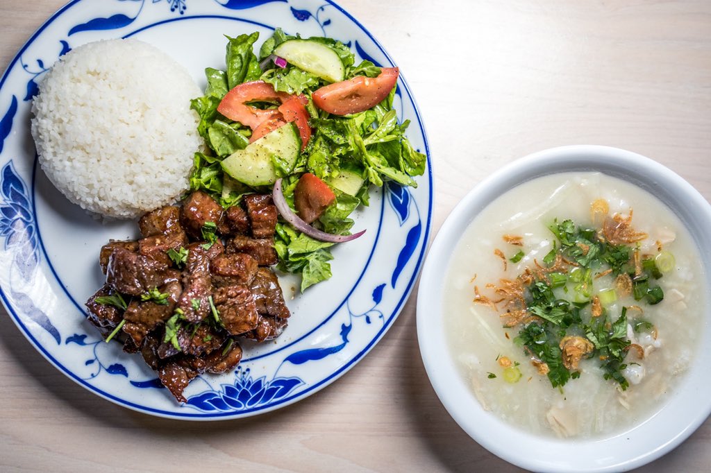 pholangthang's tweet photo. Last couple days of #asianfoodweek! Have you tried the Bò lúc lắc and congee yet? #pholangthang #dothelangthang #afwcincy #congee #steak #wagyu #shakenbeef #cincinnati 📸 @catieviox https://t.co/nkNoEqSdDq