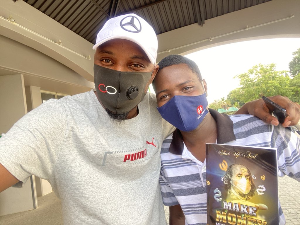 MudiwaHood's tweet photo. thank you Bulawayo for the support #shutupandmakemoney https://t.co/9ofBuN7nC0