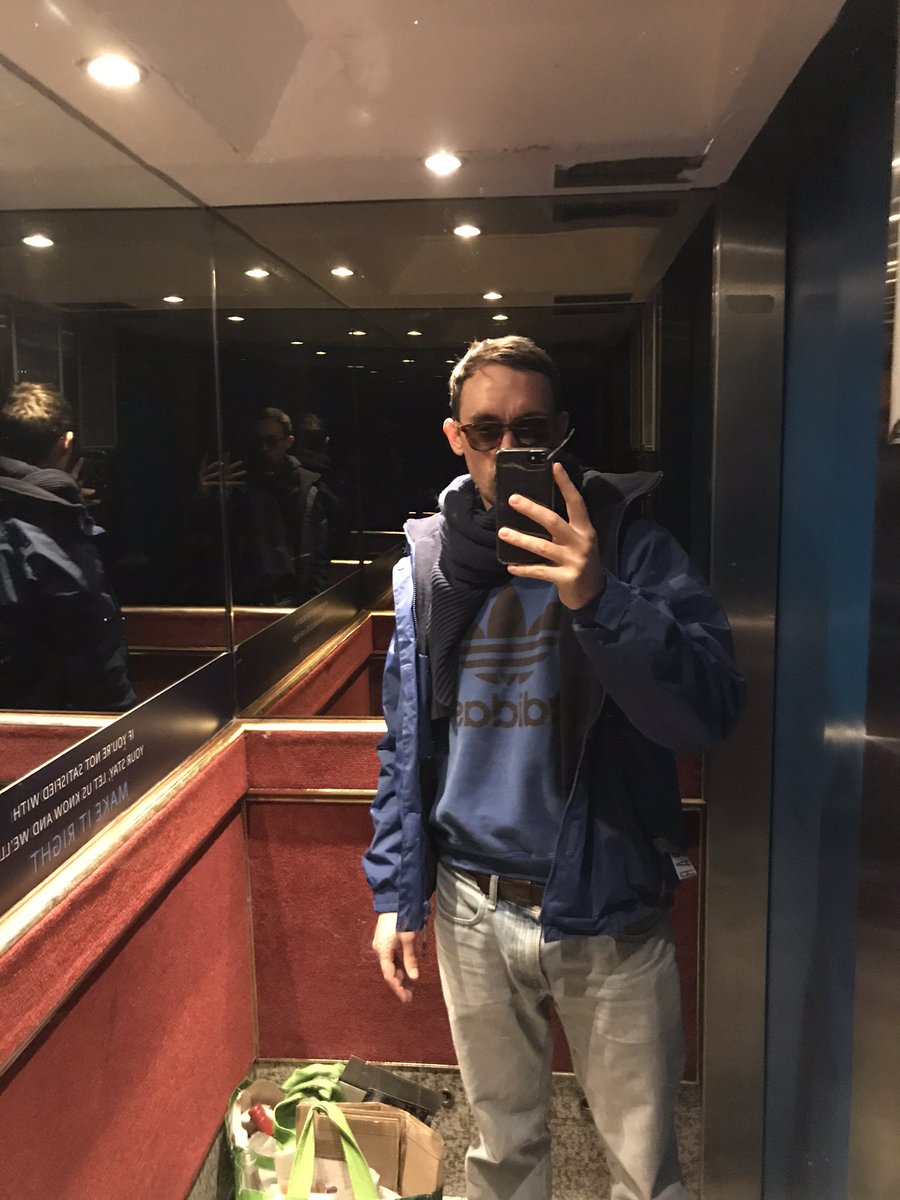 oscarquine's tweet image. i call this look ‘democrat dad’... and by the time i’m back from doing the recycling, they better have called it

#allblueeverything #inadvertentoutfitting