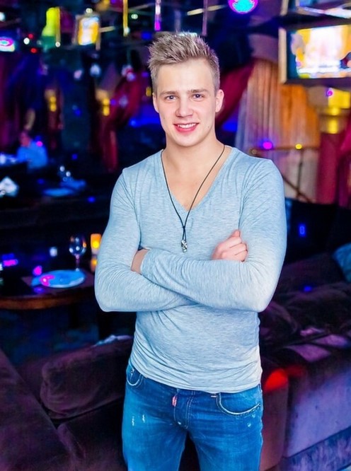 Follow and retweet my post if You could last with me 5 minutes 😈