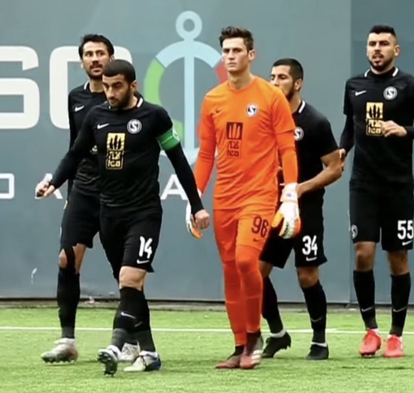 EdwinFajardoFH's tweet photo. #Legionarios | ¡GRAN TRIUNFO PARA EL EQUIPO DE NICHOLAS #Hagen!

¡El portero guatemalteco Nicholas #Hagen participó durante los 90 minutos con su equipo, el #SabailFC para quedarse con la victoria por 2-1 contra el #Sumqayit, el actual líder de la #PremierLeague de #Azerbaiyán! https://t.co/14EEONltVQ
