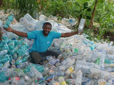 wef's tweet image. This entrepreneur is turning plastic bottles into boats @Madiba20161 bit.ly/3n67PTB