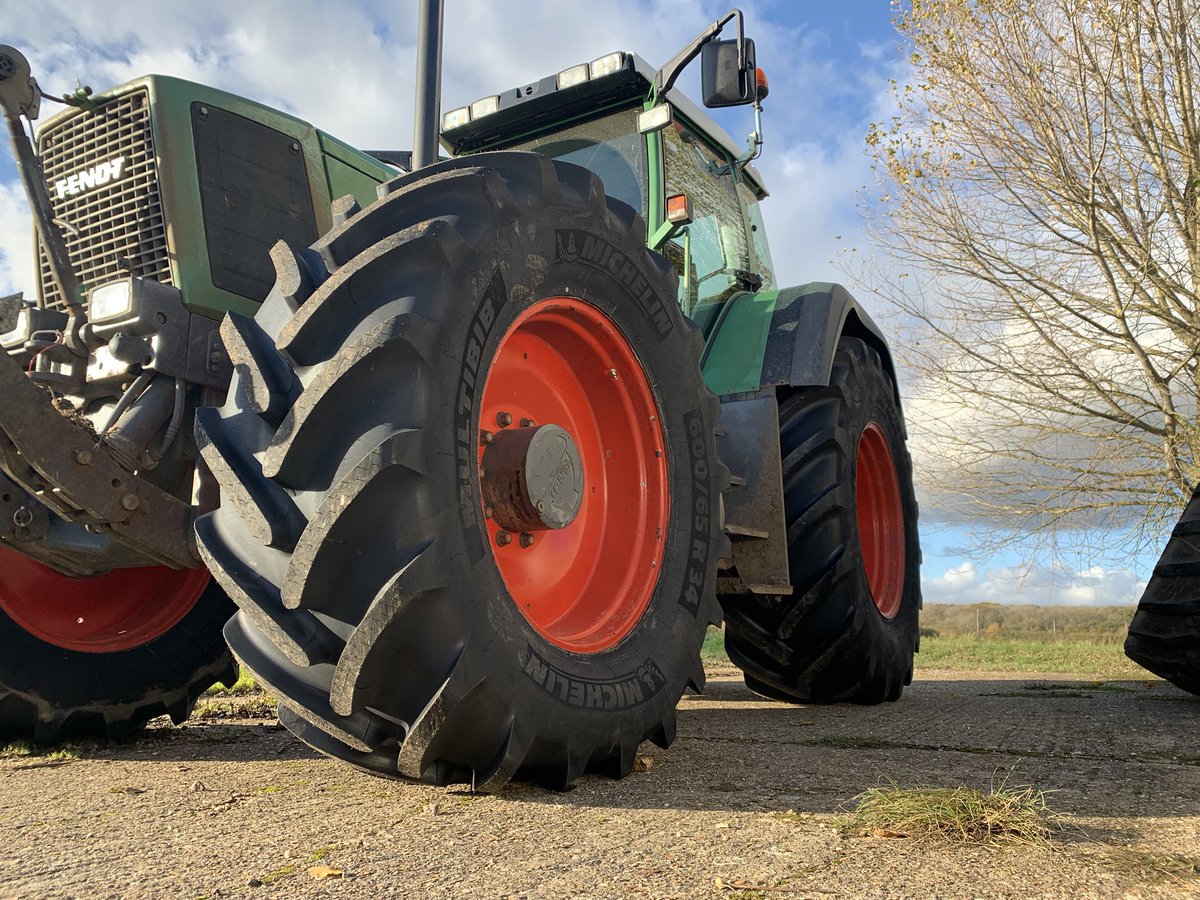 bigrednorm's tweet photo. Out and about earlier in the week fitting a full set of @MichelinAgriUK tyres to this lovely @Fendt_UKIreland 822 giving it a fresh look! 600/65R34 multibib fronts and 710/70R38 machxbib rears @km_tyres #exelagri #topservice #youkeepringingwellkeepbringing #allinadayswork 👌🏻👍🏻🚜 https://t.co/CTN1PPPEBK