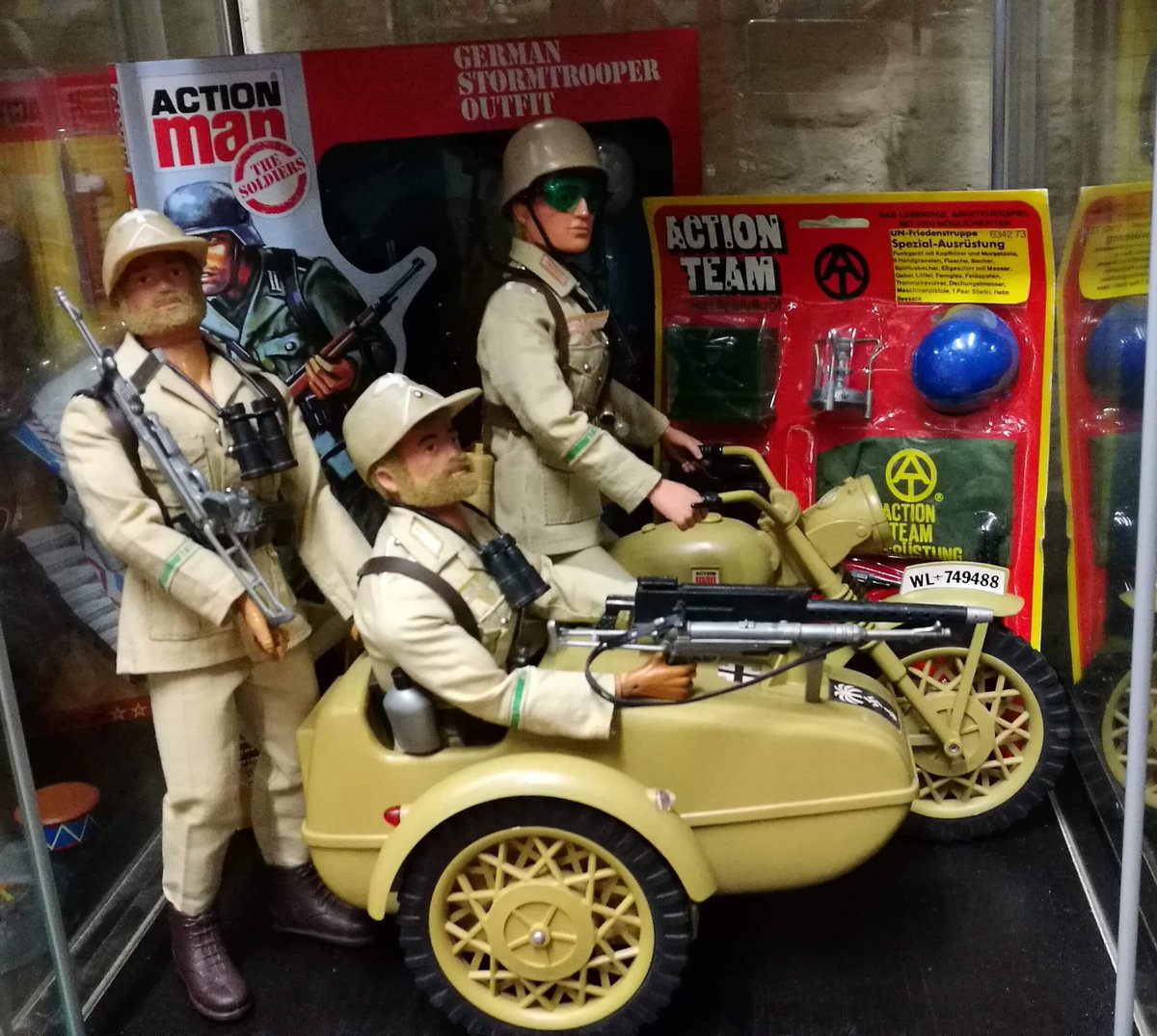RichardBlin's tweet photo. Pour le plaisir des yeux 🤩🤩🤩
Une p'tite partie de ma collection, #Action_Joe, #Action_Man ... etc ... 
(Rien à vendre)
Bon week-end les amis 😘 https://t.co/UVTAAQ7ZqZ