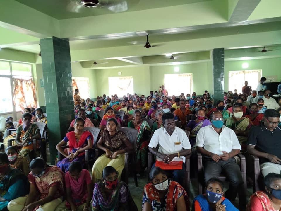 READSathy's tweet photo. #READ
#Scholarship_Support
#Young_Workers
#READ provided Scholarships to the young textile workers at PV hall, Sathyamangalam
#VAO & social activist participated in the program https://t.co/aakxUONIkS