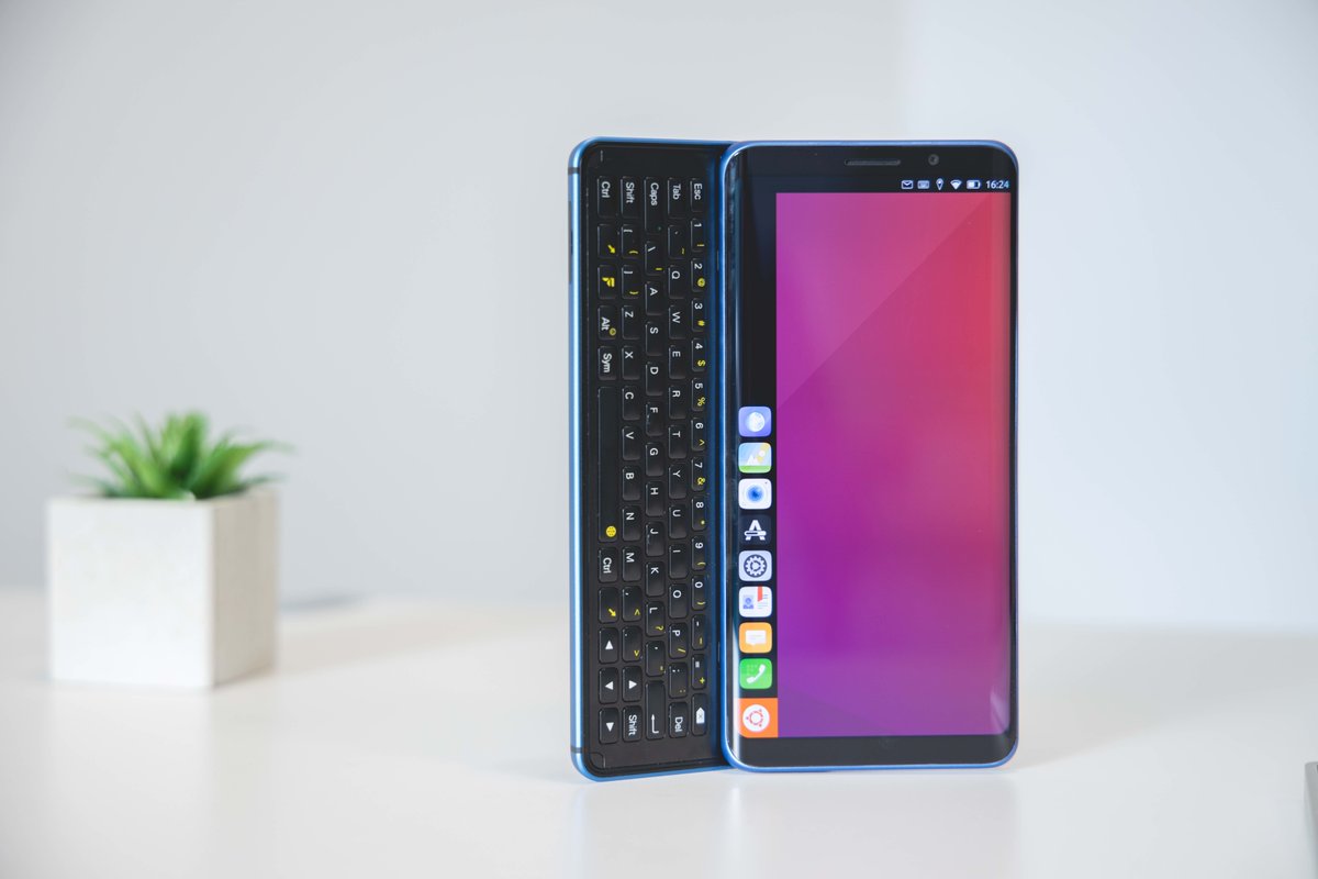 thefxtec's tweet photo. We are working closely with @UBports to and our team of developers, to create the optimum #UbuntuTouch experience on the Pro1-X.  Stay tuned 👀#UbuntuTouch #Ubuntu #Convergence https://t.co/IIrwUeqFEo