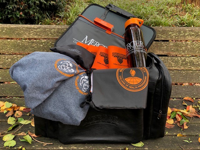 Mercer_CHP's tweet photo. Make a gift to the Thankfulness Campaign, share the campaign on social media through your Give Campus log-in, or send an email to giving@mercer.edu and you will be entered to win a bag of spirit gear from the College of Health Professions.

https://t.co/RAJMRB5i6J https://t.co/37Pz8KSmcU