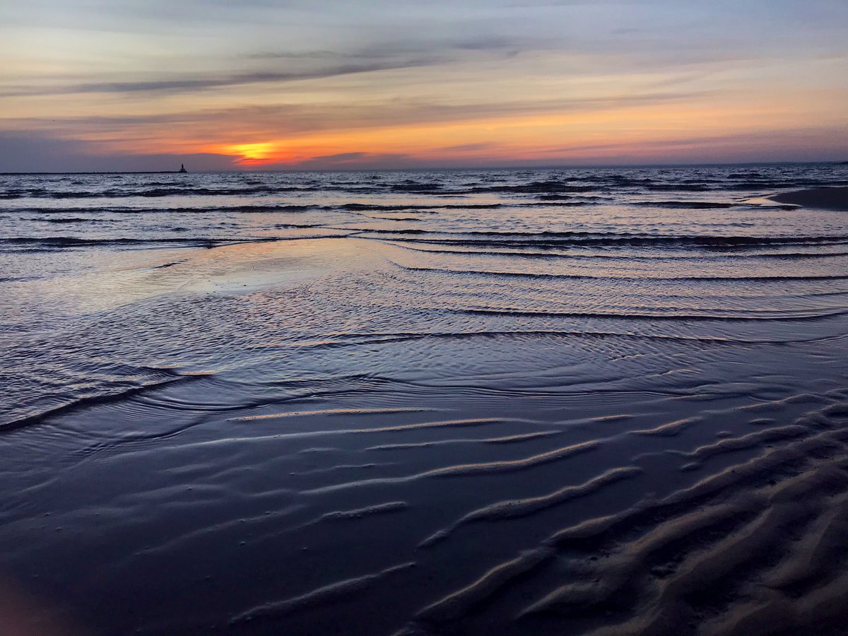 Sunrise 677. Count every sunrise. &ndash; bei  Clark Lambros' Beach Park