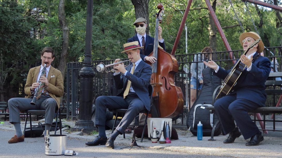 HeightSites's tweet photo. TODAY (Saturday 11/7) The Glenn Crytzer Quartet in Bennett Park. Join Glenn and the gang for a beautiful afternoon in Bennett Park with a high of 72 degrees and sunny skies! https://t.co/6jwtP4rlkF via @HeightSites #livemusic #BennettPark #UpTownNYC #WashingtonHeights https://t.co/QyCXzy8a01