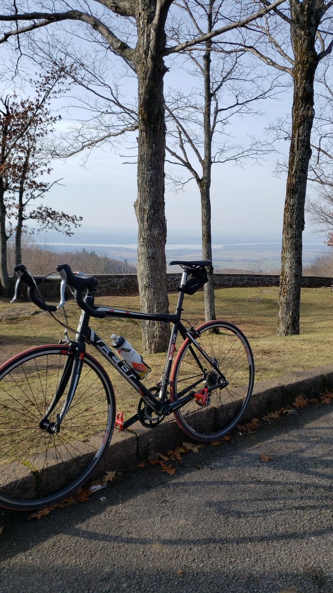 ToddCain1's tweet photo. Hoping for snow for my next visit here! #winteriscoming https://t.co/9XIUUEkDnS