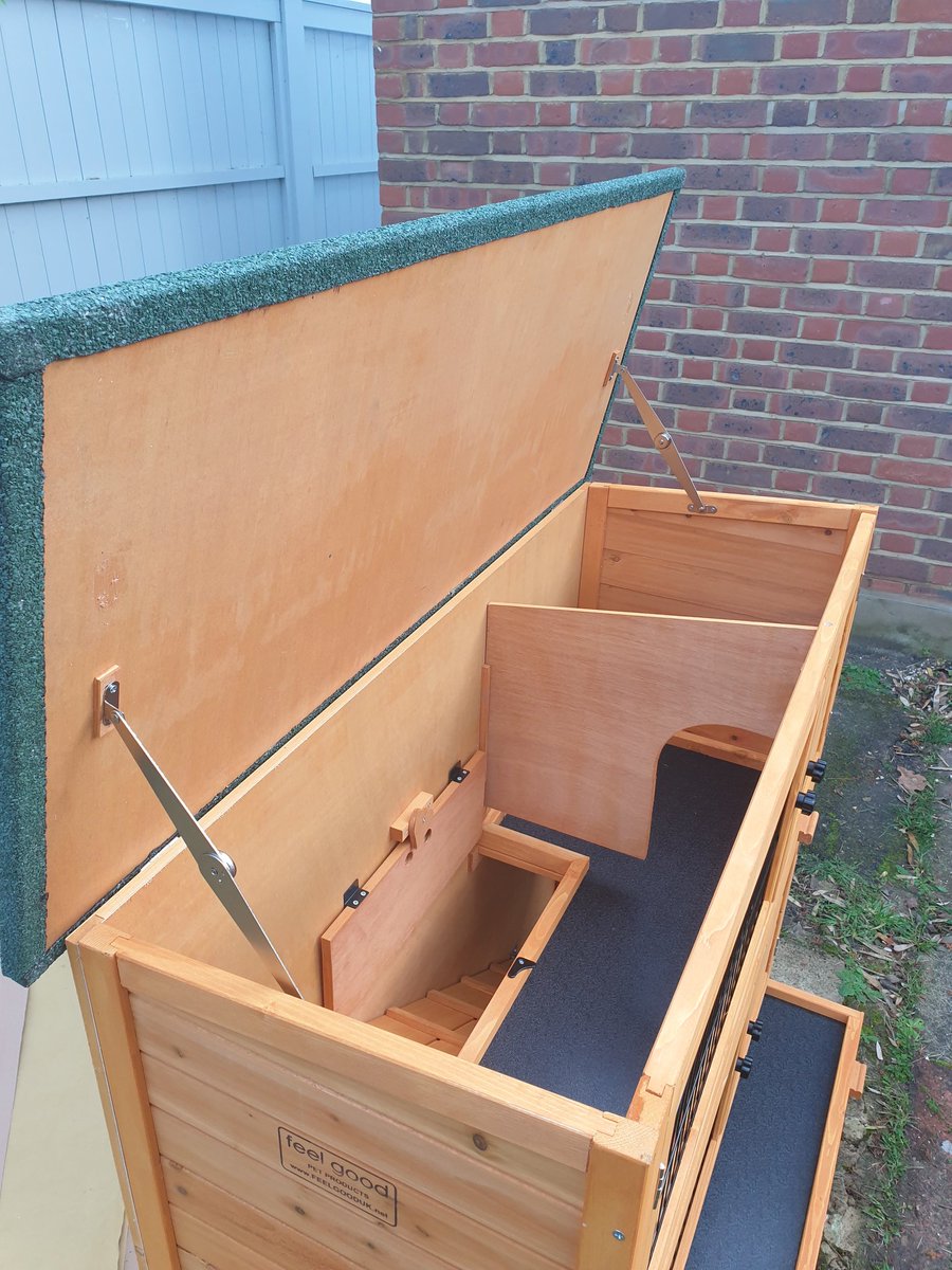 New guinea pig hutch build completed, well apart from some weather proof paint to the outside. 5* luxury for the guinea pigs tonight.