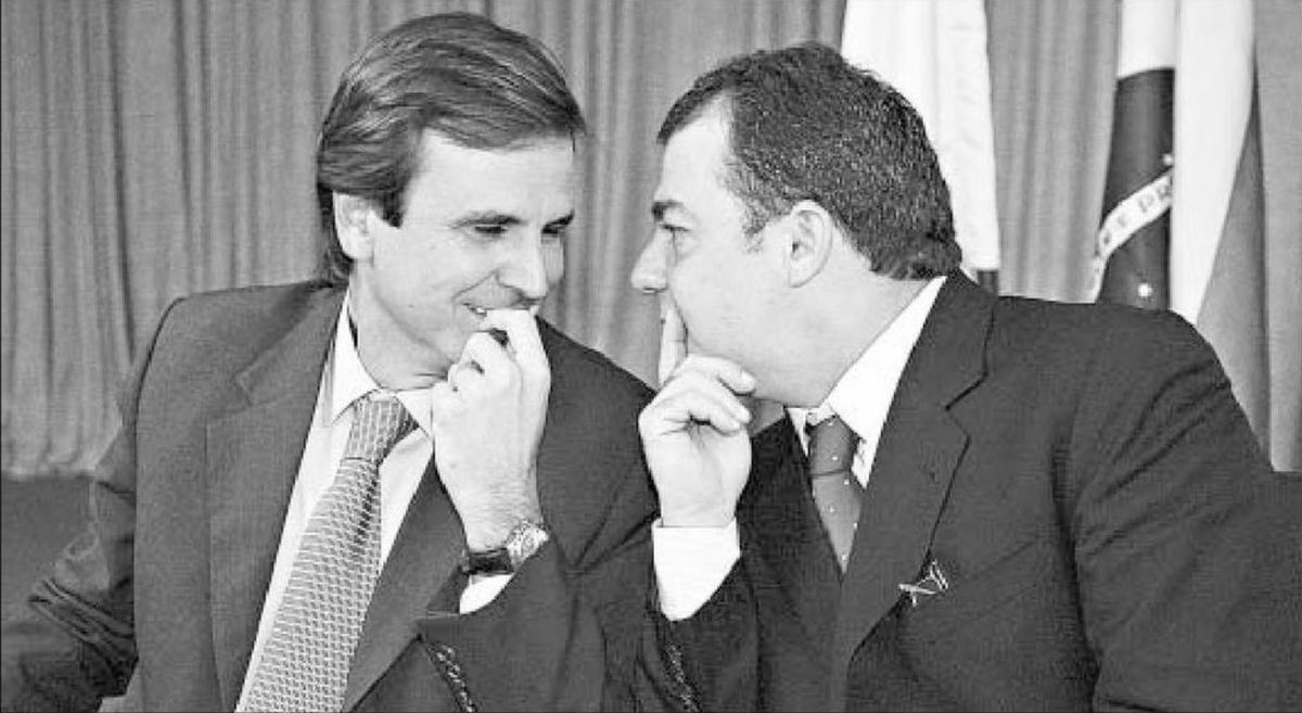 JadeLobo_'s tweet photo. @eduardopaes_ Seu padrinho é o Cabralzinho né... https://t.co/sA6VZfG2W0