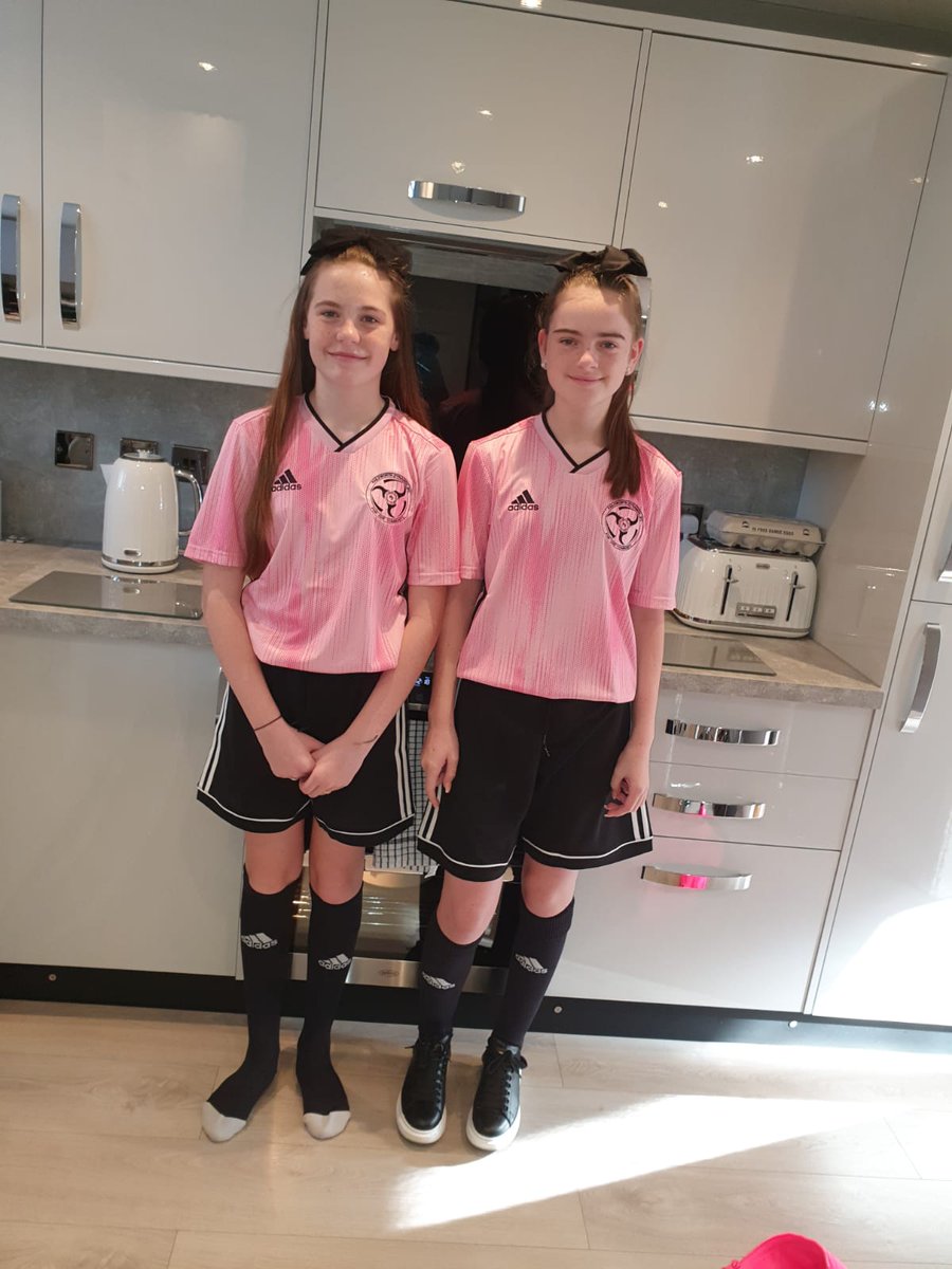 FDynamos's tweet image. Thank you so much @katiezel #adidasFootballCollective, they can&apos;t wait to get back playing again, with a fresh new look⚽️😁⚽️😁⚽️