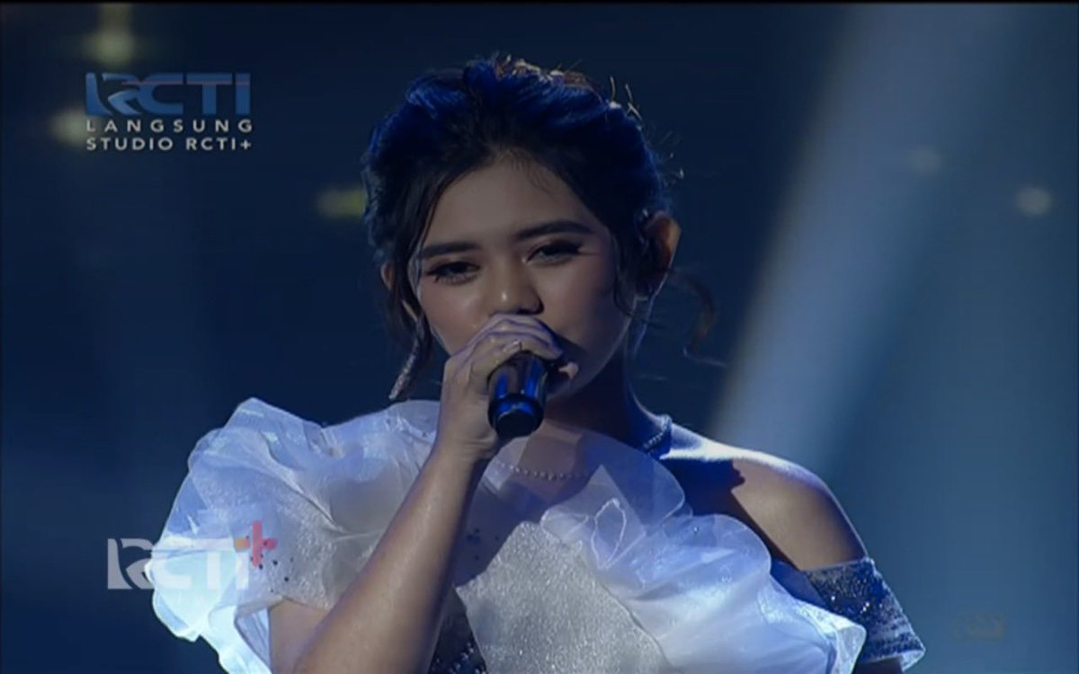 LyodraZone's tweet photo. Such a beautiful duet from Lyodra and Ziva today at MNC Group Anniversary Celebration 🥳 @LyodraIdol10 @YaelahZiva #LyodraZivaMNC31th ❤️ https://t.co/UY0nhsOGd4