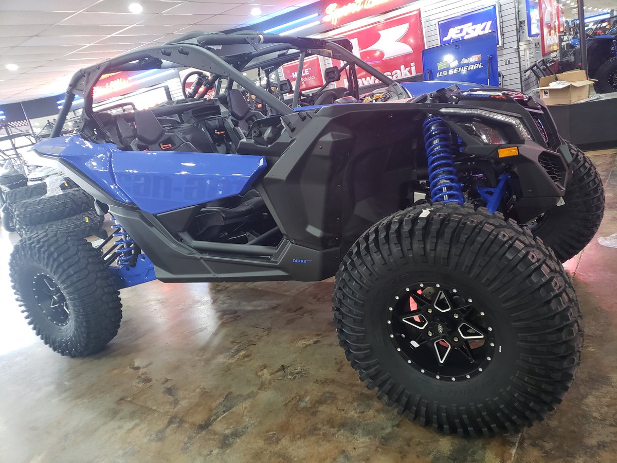 Performance_PS's tweet photo. BEAST MODE!!!  This 2021 Maverick X3 XRS TURBO RR got some new shoes.  #canamx3 #canam #beastmode #lakehartwell #performancepowersports #lakekeowee https://t.co/kqbSTcNpq7