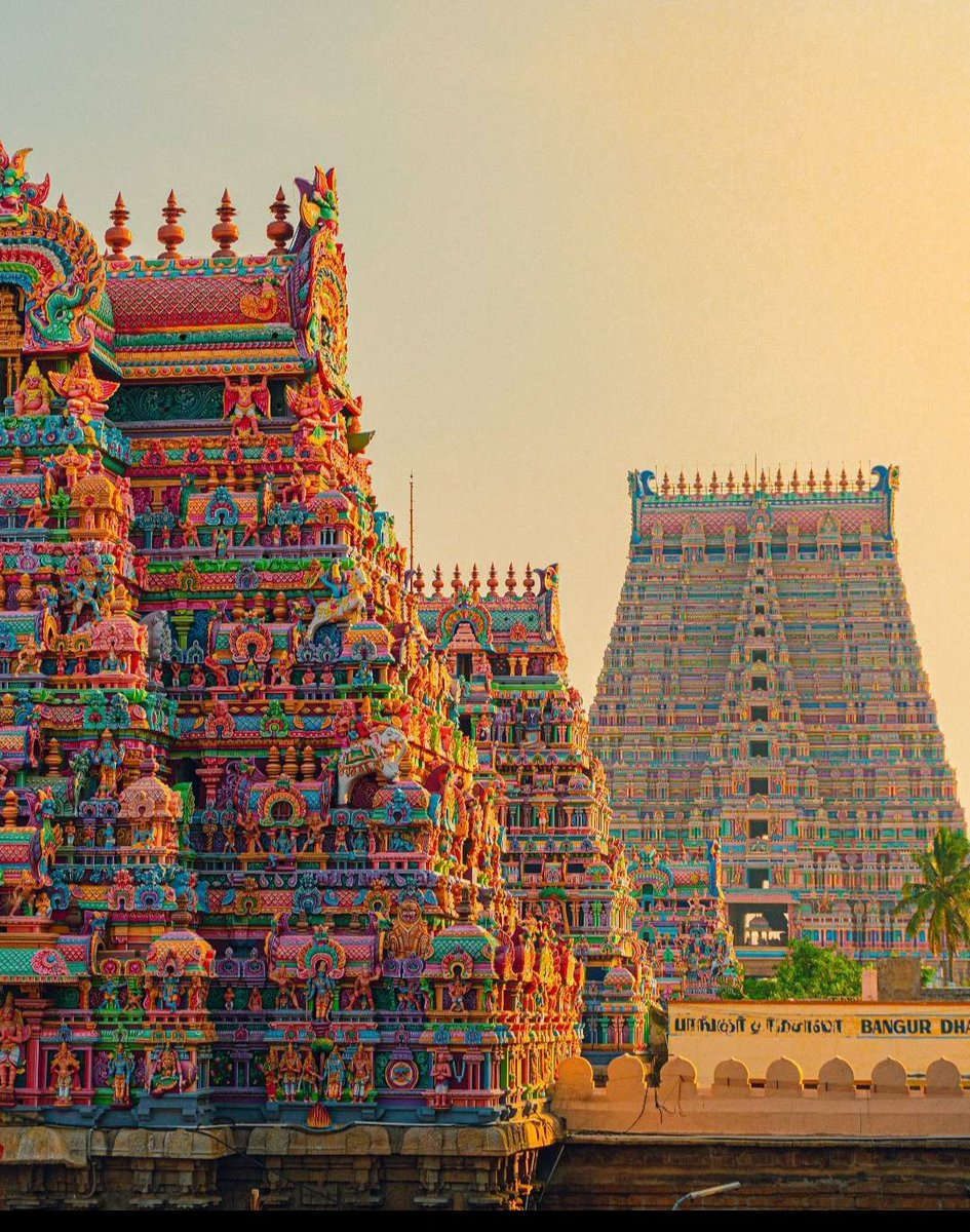 ArchitecturalPx's tweet photo. Srirangam Temple , India https://t.co/5tNRAJAou7