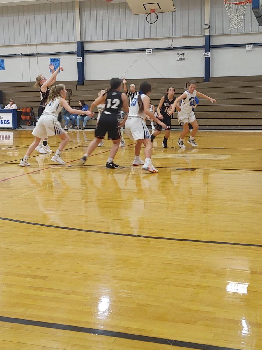 PeasterGBB's tweet photo. 8th grade came up short vs Bridgeport but are getting better every game. Keep working!! https://t.co/ZTq77fLnlX