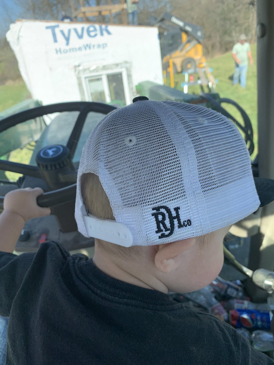 kaige_leymaster's tweet photo. Trailer haulin and hunting blind settin pro https://t.co/nbWMtaV8c4