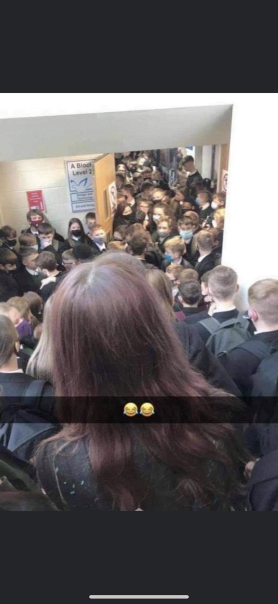 Honest_Strength's tweet image. Thanks @BorisJohnson, shut our gyms cause they’re to dangerous. But this should be okay???....