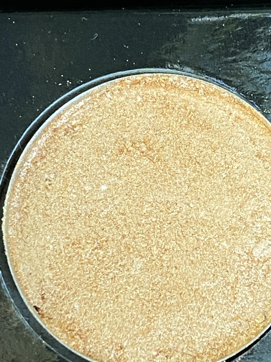 OneiroBeauty's tweet photo. Something new(d) is coming 11/10. #NudeNovember

#oneirobeauty #fashion #ootd #makeup #art #selfie #style #eyeshadow #beauty #makeupartist #makeupideas #makeuptutorial https://t.co/quKTbiYI33