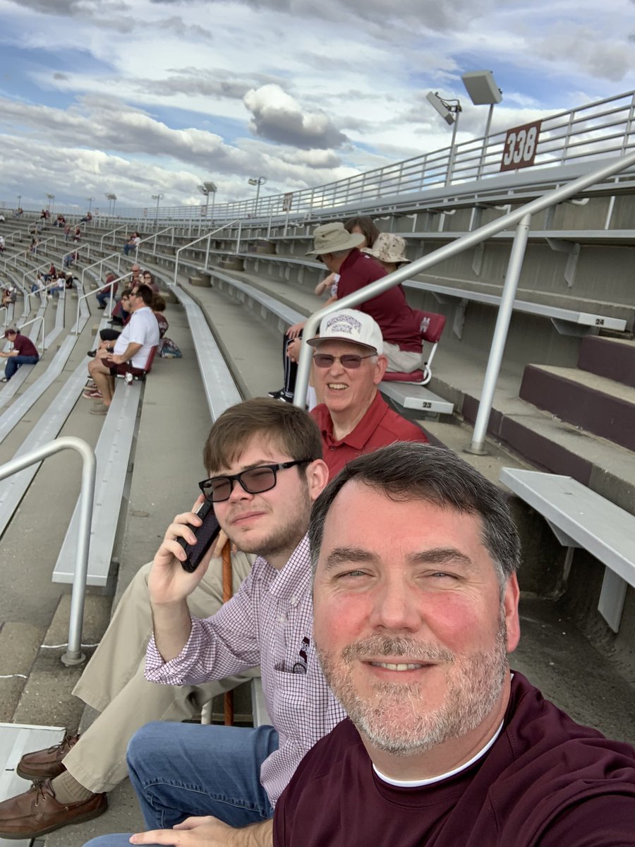 lherrington72's tweet photo. Three generations of Bulldogs! #HAILSTATE #FLYINGM https://t.co/CA25sJAgVt