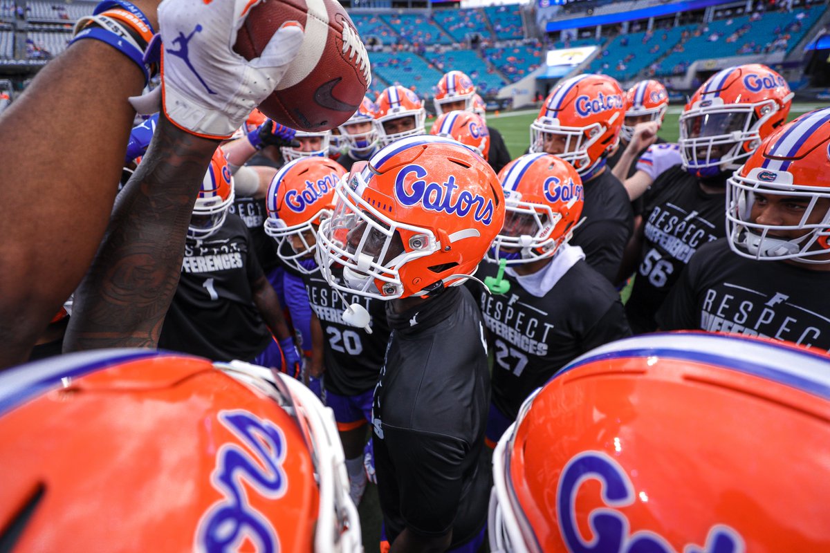GatorsFB's tweet photo. 🔶🔷

#GoGators 🐊 https://t.co/46w6qmSCU1