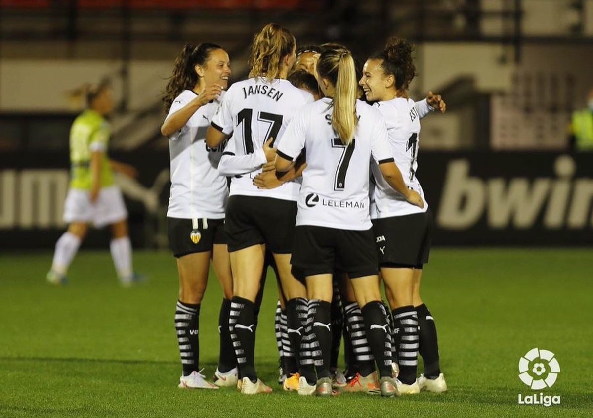 EstherMPA15's tweet photo. Gran victoria de todo el equipo!!! 🤩➕3️⃣
@VCF_Femenino https://t.co/nvlQpbylYW