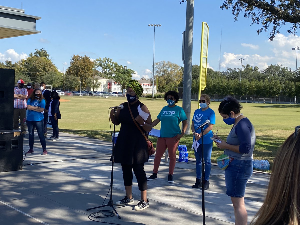 UWDTexas's tweet photo. Fearless Black, Latinx, and immigrant leaders shared their hopes for a stronger Texas. It was US — both here in Texas and nationwide — building power and creating a mandate for racial and economic justice for all!

El mismo corazon! The same beating heart! #Elections2020 https://t.co/tZO08eUwo6