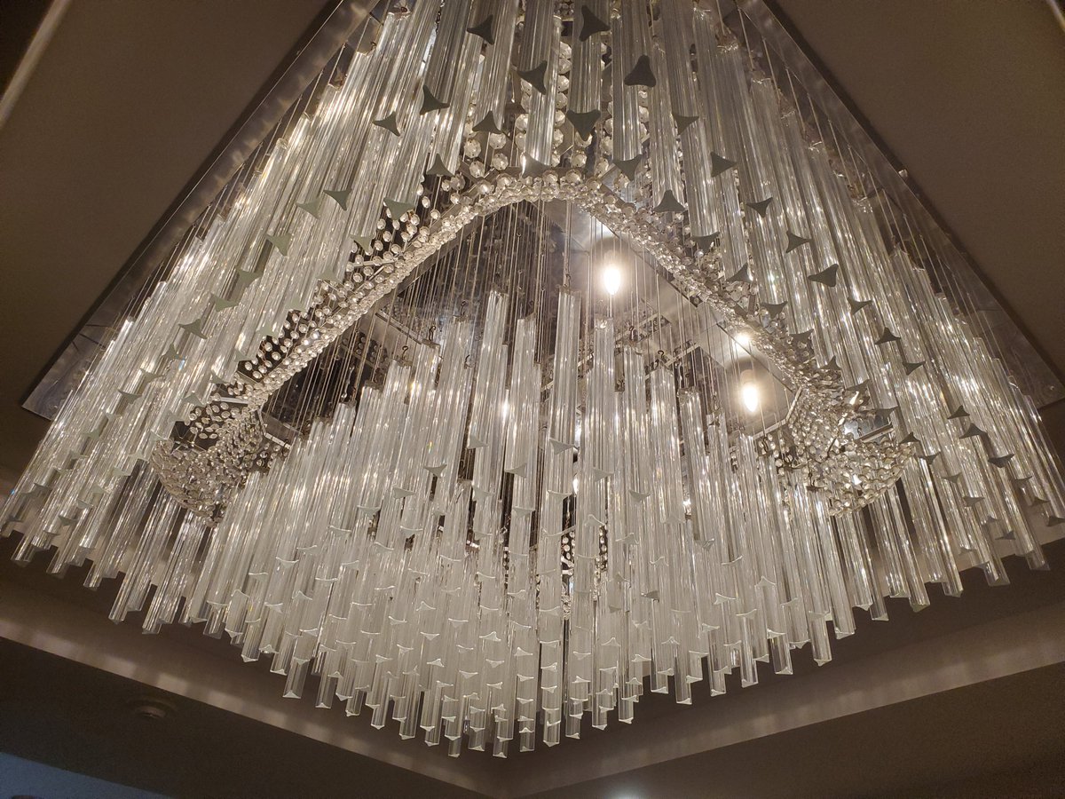 iclsales's tweet photo. Elegant Chandeliers at                Sheraton Tyson Hotel
8661 Leesburg Pike, Vienna, VA  22182
571-262-1602 #sheratontysons, #fairfaxcounty
Available NOW https://t.co/QTpWfxiMuO