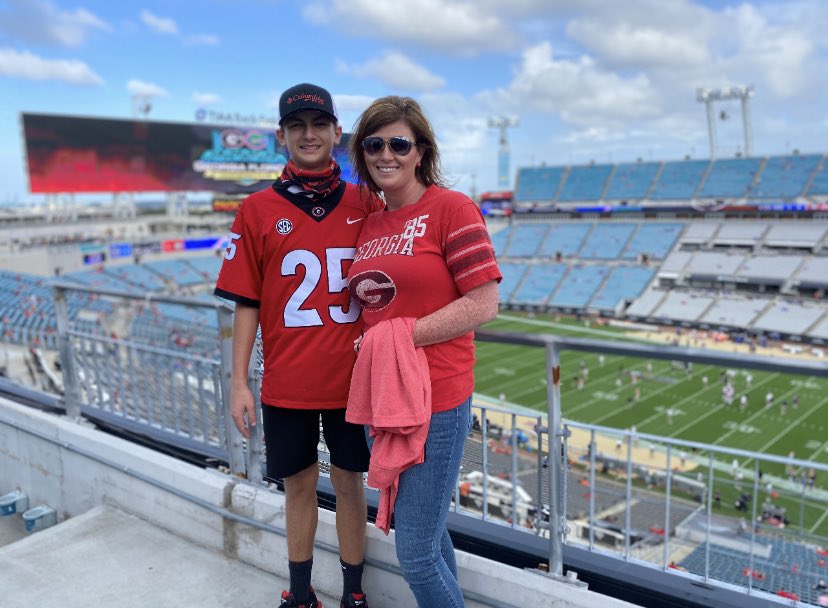 RachelTrombly's tweet photo. Go Dawgs! #GoDawgs #tradition #itsgreattobeagatorhater https://t.co/6u5KXPvwBH