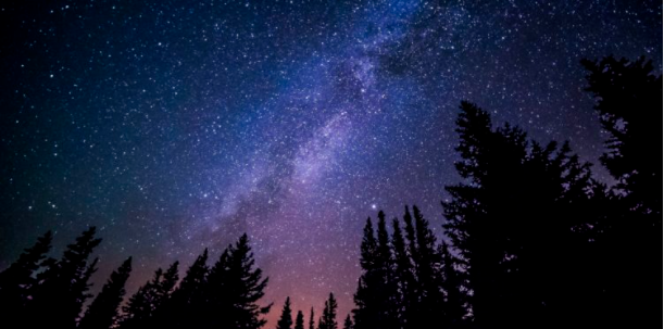 Queen13Turtle's tweet photo. When the nightsky unfolds it's beauty, it shows me the world I see in your eyes https://t.co/gTzeXX0Mpl