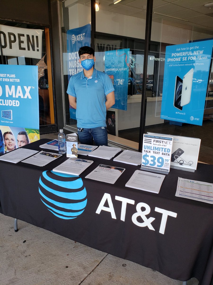 ASMTray's tweet photo. Stop by Hamden AT&amp;T for great promotions @RubenS0to @JPotter24 https://t.co/dBQjR6quFH