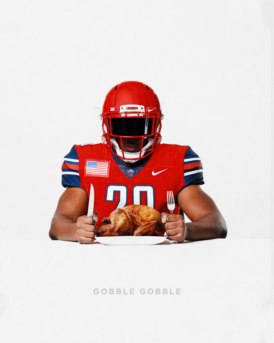 LibertyFootball's tweet photo. 😏 https://t.co/rWzEmBmEcB