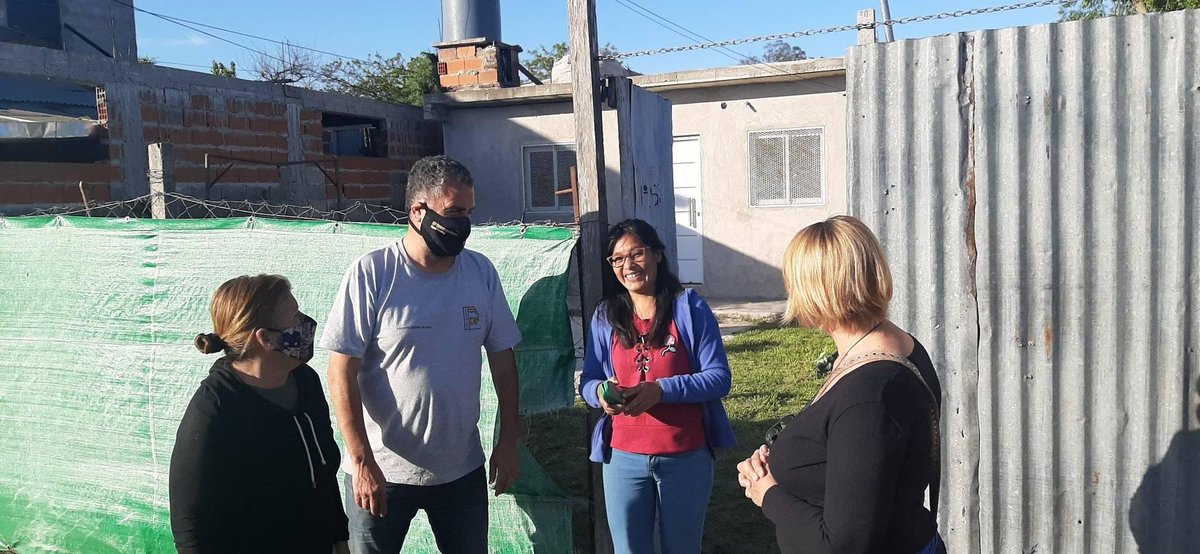 fudeso2's tweet photo. Que alegría! Nancy,recibió sus anteojos .Gracias a la solidaridad de estos grandes compañeros como Daniel Fernandez.#MP https://t.co/p75HEDMYqO