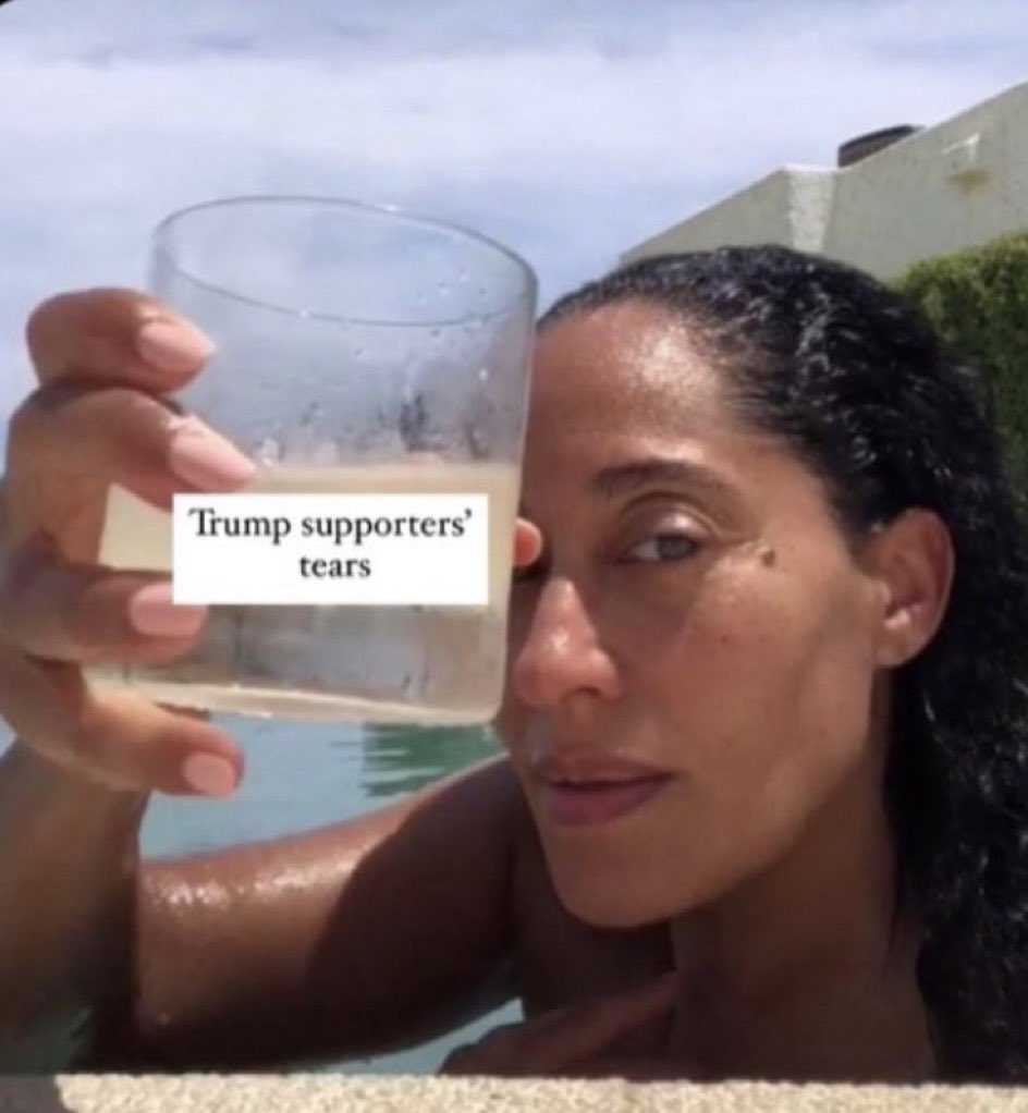 helioxmoon's tweet photo. clink clink bitches 💅🏼 https://t.co/v20JxA8JdP