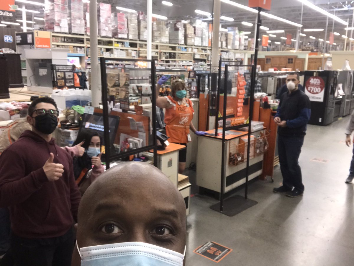 RLM4040's tweet photo. We asked for 48 “ Just ask Moments”  ... check Vickie And John  ! They teach and train...Give them credit @blkubes @creditismything @cayselahrman @jessica_witte_ @dolphin12333 @Carolhaynie4040 oh .... they have a supporting cast at 4040😄 https://t.co/XjxBpR9NXi