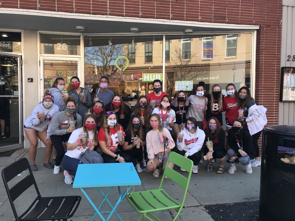 BenUSoftball's tweet photo. Just spent a few hours with our favorite people. We love them. The end. ❤️ https://t.co/8dD2LVPbdk