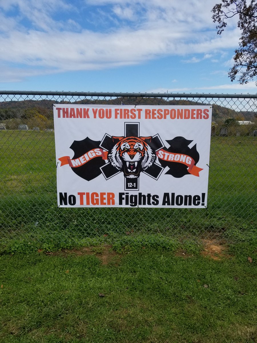 Shanunu82's tweet photo. Meigs county Football proudly supports and recognizes our law enforcement and first responders. Thank you VIP Promotional Products for the banners.
#MeigsStrong #NoTigerFightsAlone https://t.co/u3TXYShObZ