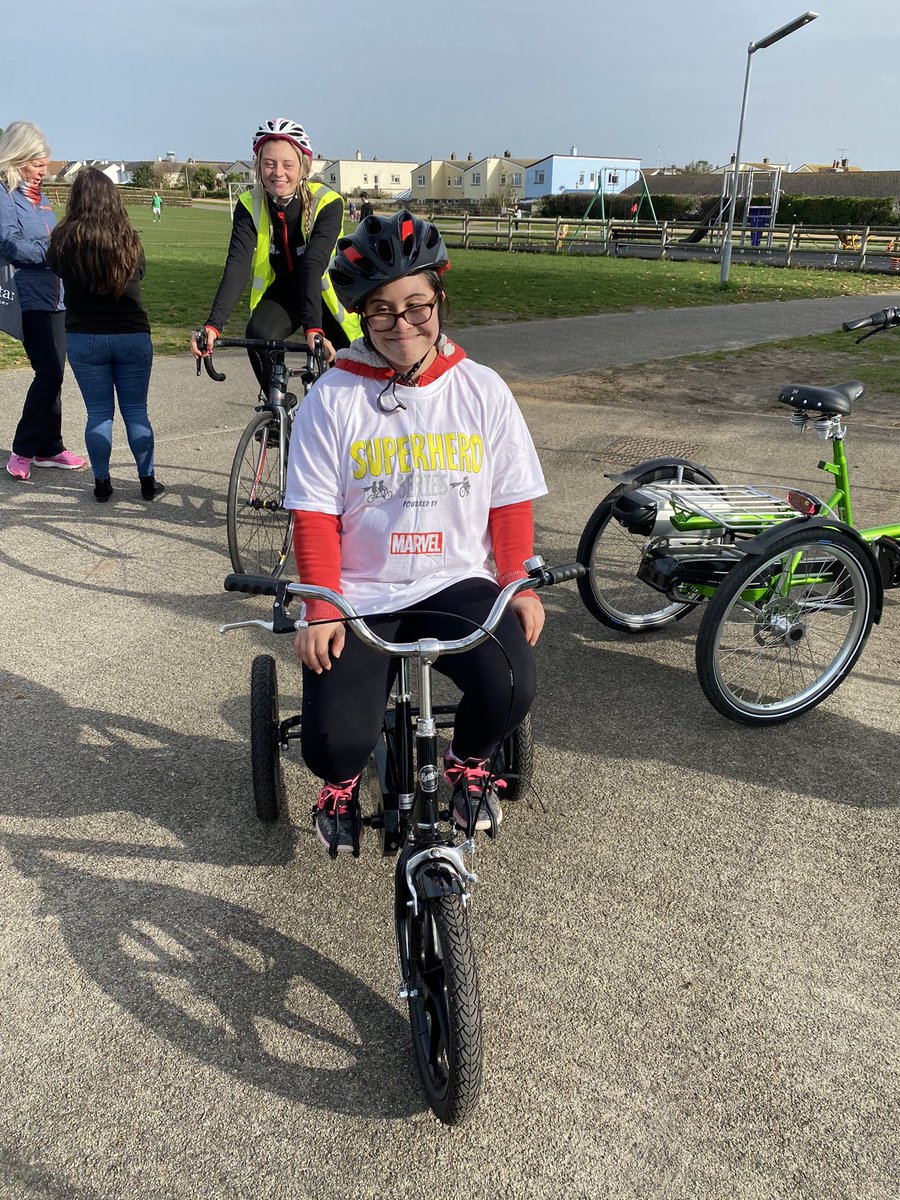 Cirsty_'s tweet photo. What a fab cycle Without Limits session for @SuperheroTri ‘at home’ winter wonderwheels! So many happy faces and smiles! 14 participants so far in the #jerseysquad from @JerseySport, @BSKJersey and @JerseyMencap #teamanne https://t.co/18owMVLPAy