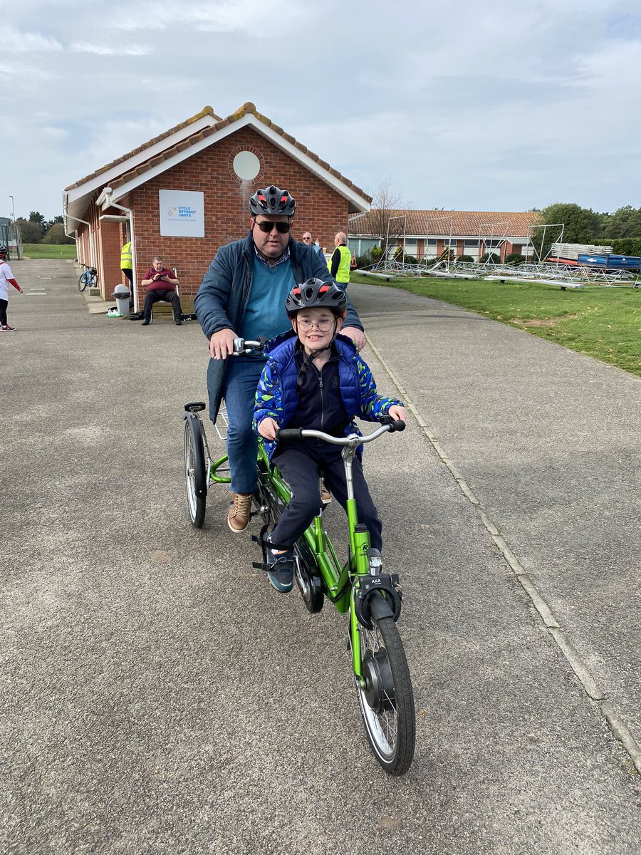 Cirsty_'s tweet photo. What a fab cycle Without Limits session for @SuperheroTri ‘at home’ winter wonderwheels! So many happy faces and smiles! 14 participants so far in the #jerseysquad from @JerseySport, @BSKJersey and @JerseyMencap #teamanne https://t.co/18owMVLPAy