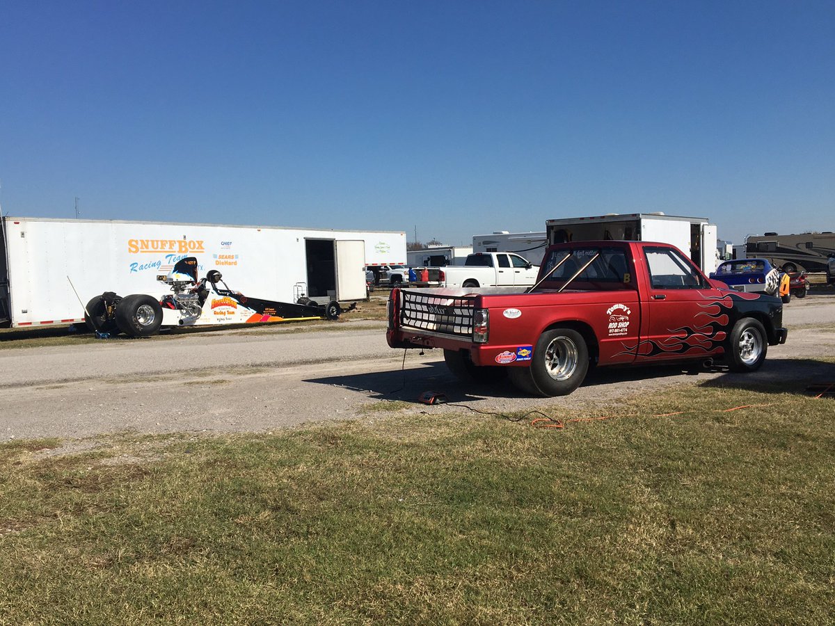DemarcusRogers1's tweet photo. We made it to Ardmore, OK. All 3 cars are locked &amp; loaded. 2 fun days of racing. https://t.co/jlzhZFqRIc