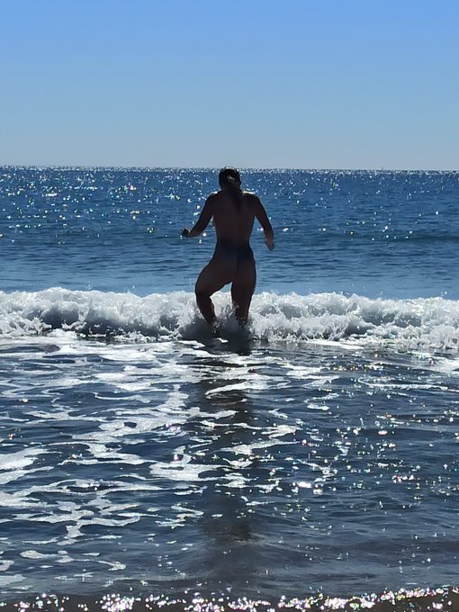 La playa para mi sola 🥶🤪 https://t.co/HgkIfmCUQ2<a href="/tag/nuevafotodeperfil"class="tags"><span>#nuevafotodeperfil</span></a>