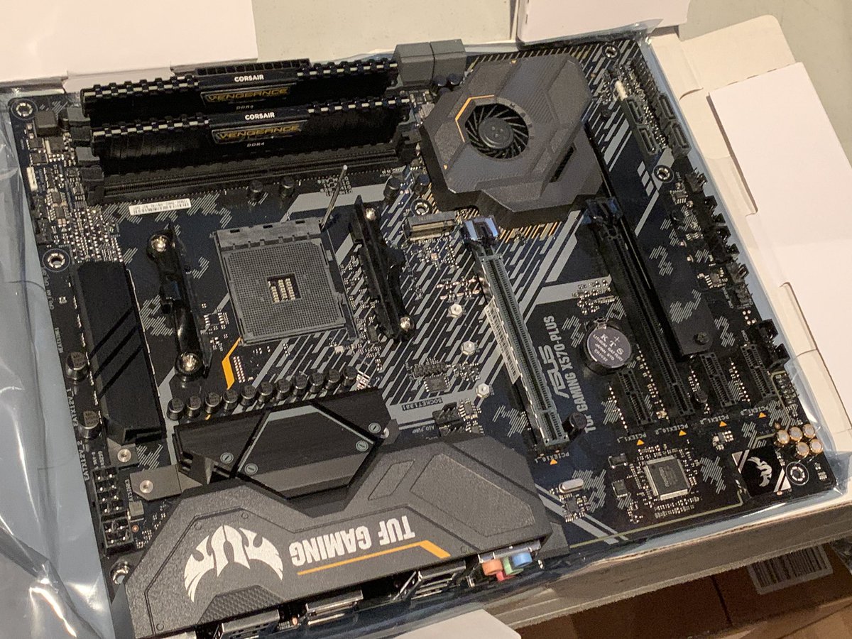Building a new PC #ASUS #AMD #NVIDIAGeForce #FunWayToSpendASaturday