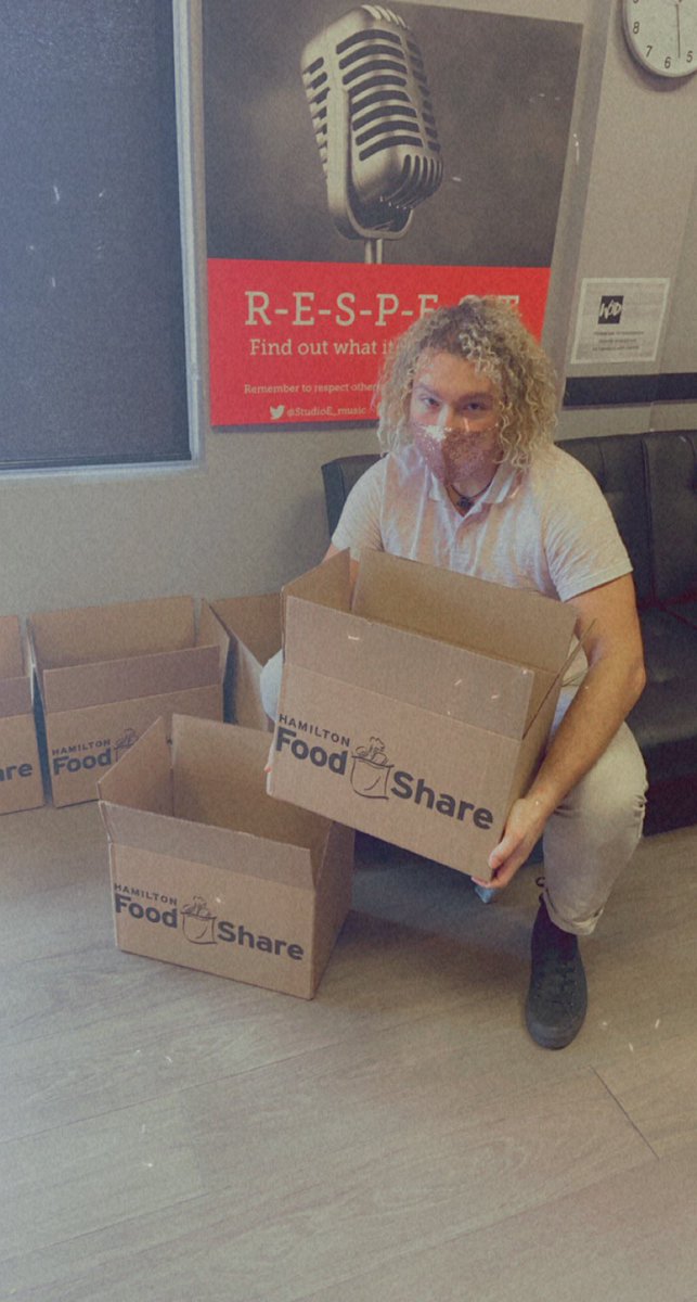 Food drive! Bring your non- perishable food items with you to your next lesson starting November 9th until the third week of December!! Come on Studio E family, lets give back🤍 #studioe #bebold #foodrive #givingback